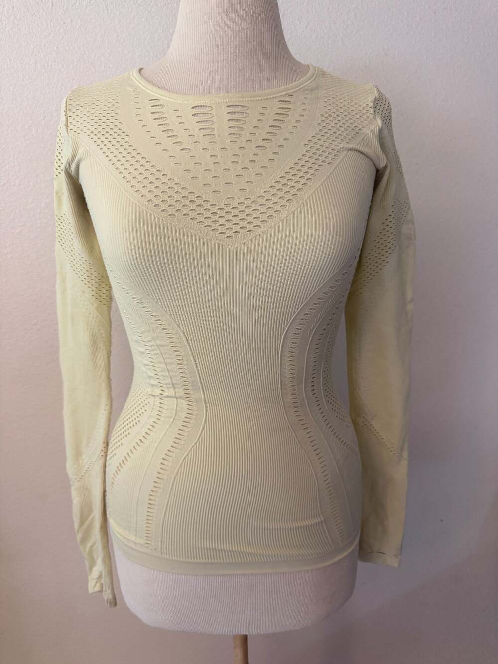 Alo Yoga Lark Long Sleeve Top Women Yellow Mesh Cutout Seamless Yoga